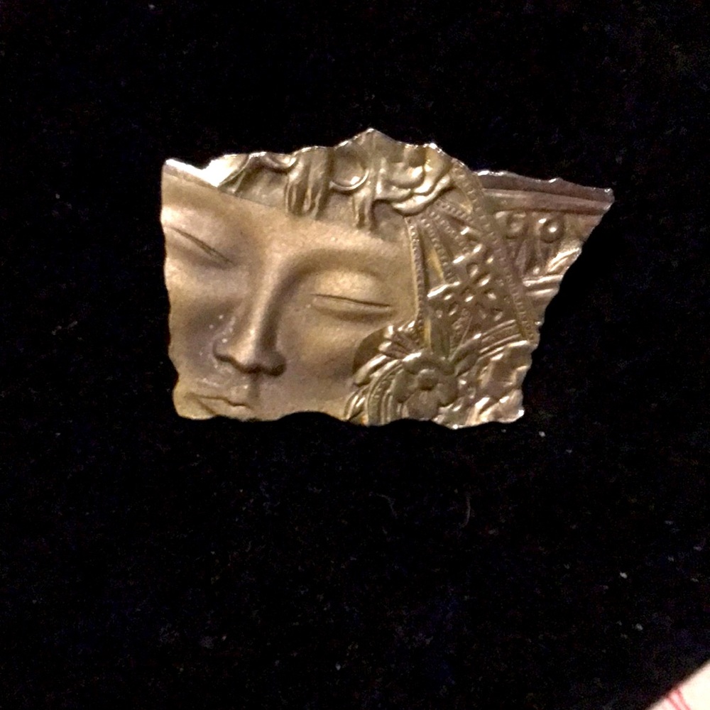 🌻 Vintage silver tone pin